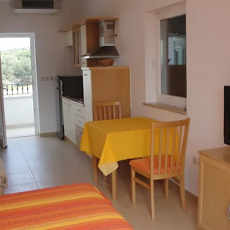 Apartments Ruzmarin Lun  Exterior foto