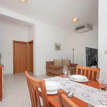 Apartments Ruzmarin Lun  Exterior foto