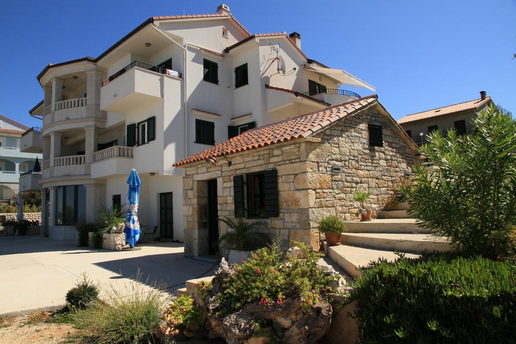 Ruzmarin Apartment