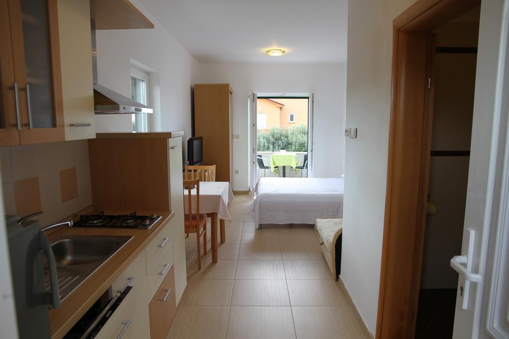 Ruzmarin Apartment Lun (Pag)